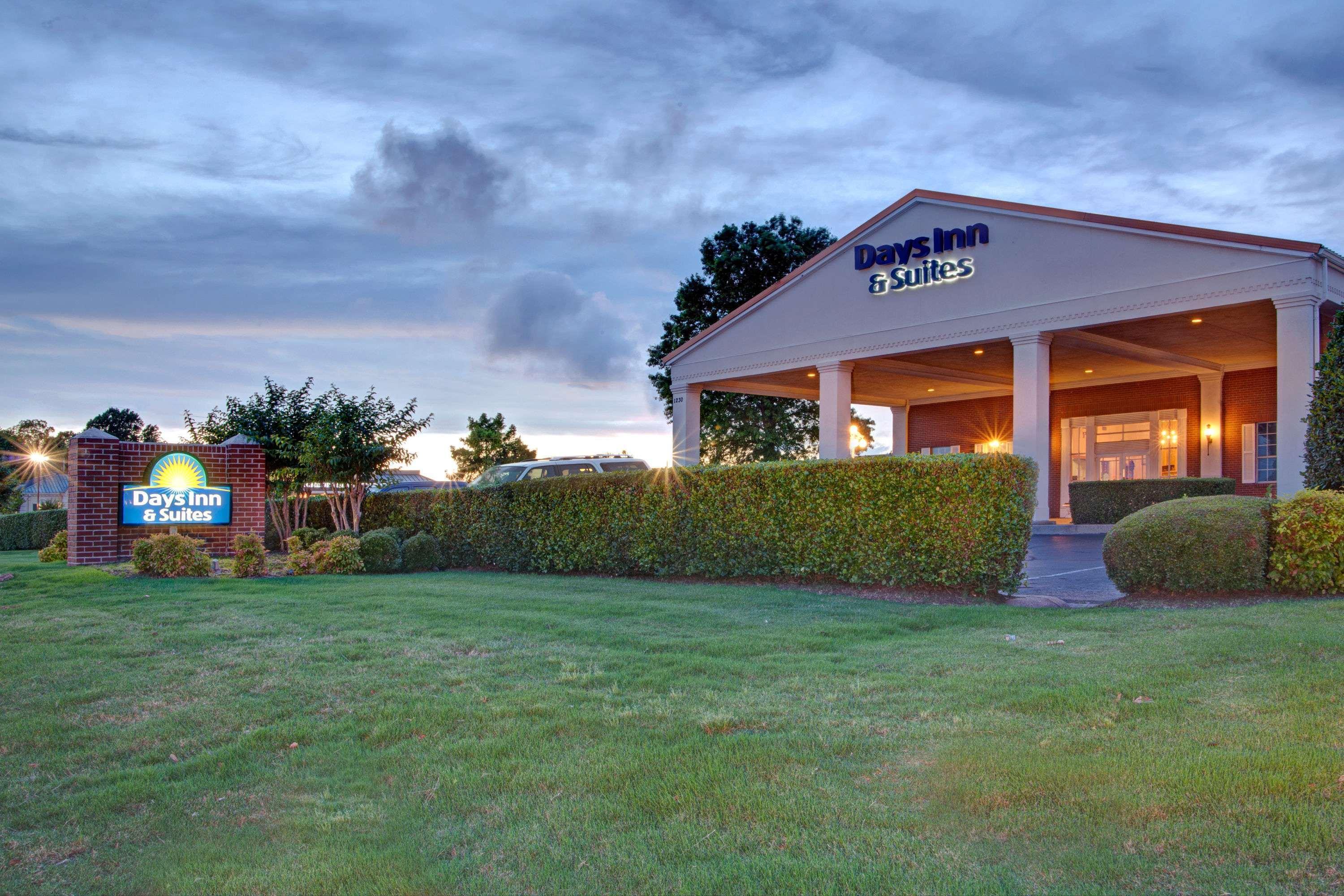 Days Inn & Suites By Wyndham Collierville Germantown Area Exterior foto
